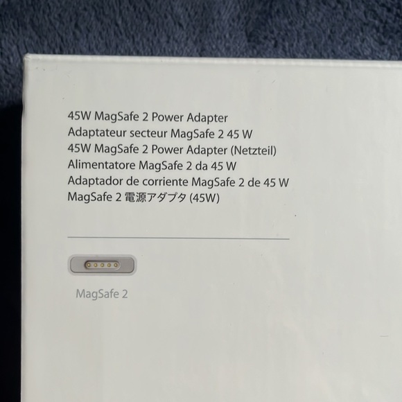 45W MagSafe 2 power Adapter - Picture 2 of 3